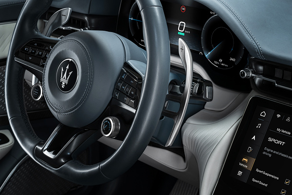 Maserati GranCabrio Folgore details view