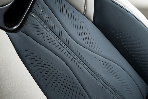 Maserati GranCabrio Folgore details view