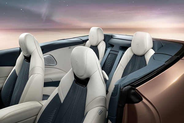 Maserati GranCabrio Folgore frontseats view