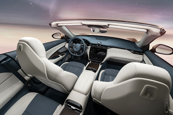 Maserati GranCabrio Folgore interior view