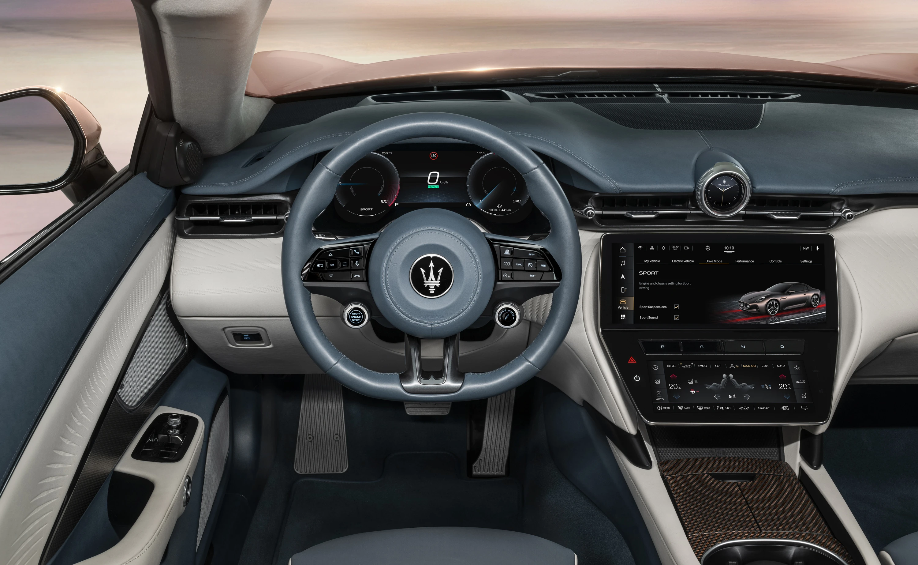 Maserati GranCabrio Folgore screens view