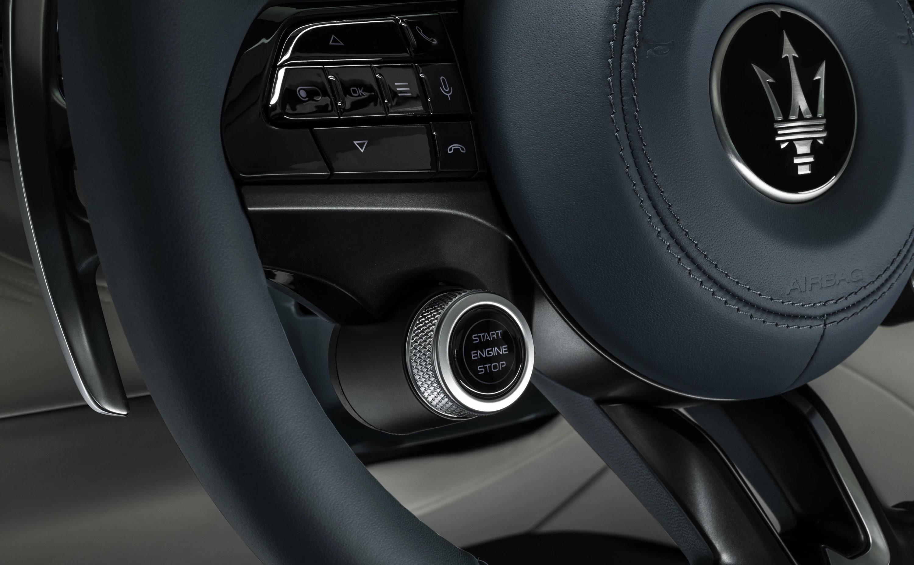 Maserati GranTurismo Folgore steeringwheel view