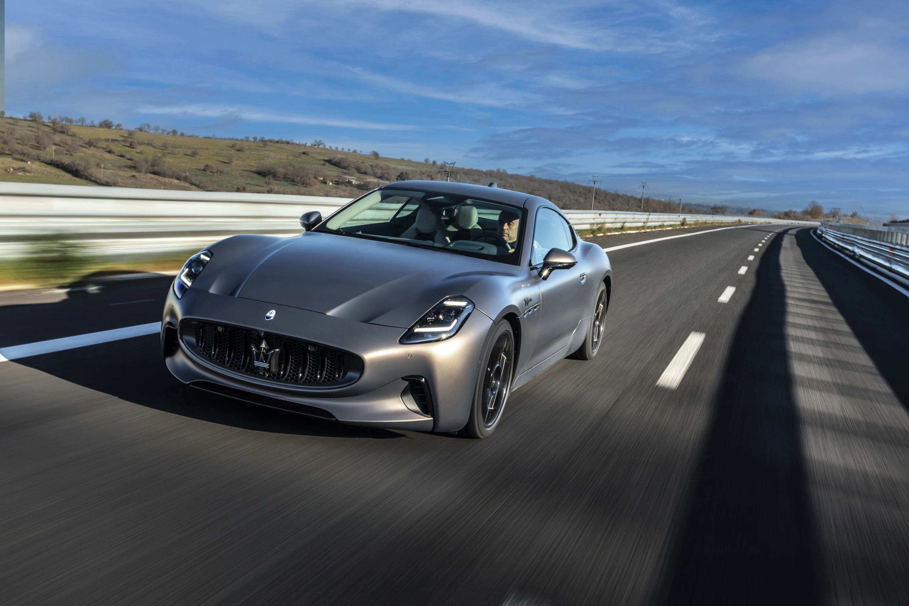 Maserati GranTurismo Folgore dynamic view