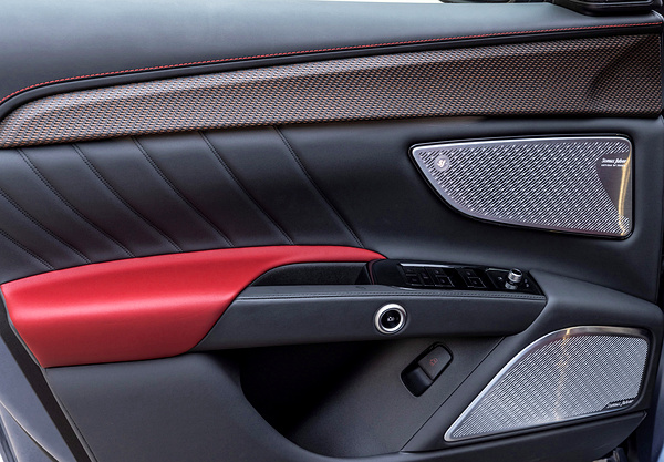 Maserati Grecale Folgore details view