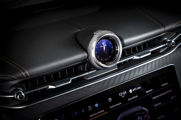 Maserati Grecale Folgore interior view