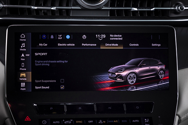 Maserati Grecale Folgore screens view