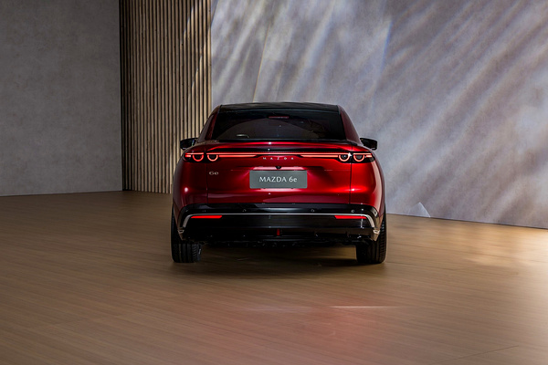 Mazda 6e long range exterior view
