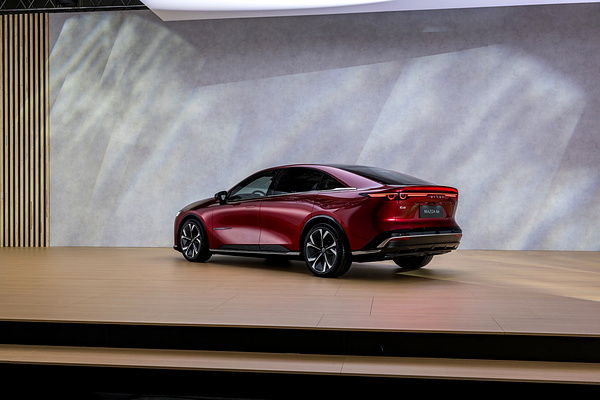 Mazda 6e long range exterior view