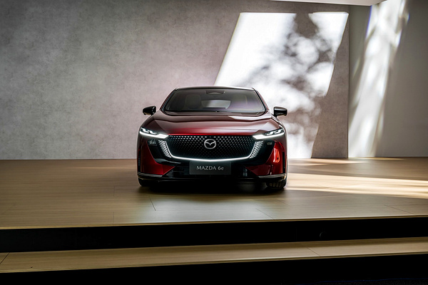 Mazda 6e long range exterior view