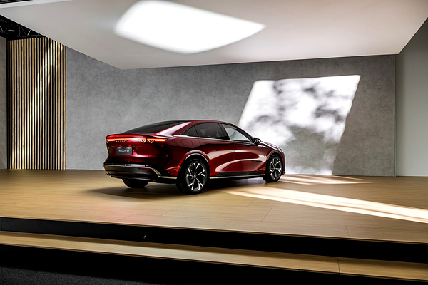 Mazda 6e long range exterior view