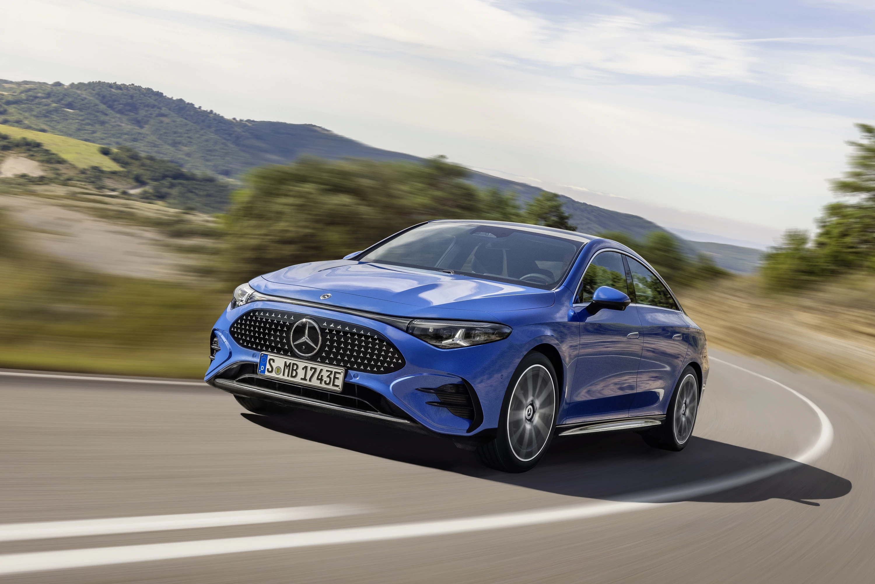 Mercedes CLA 250+ dynamic view