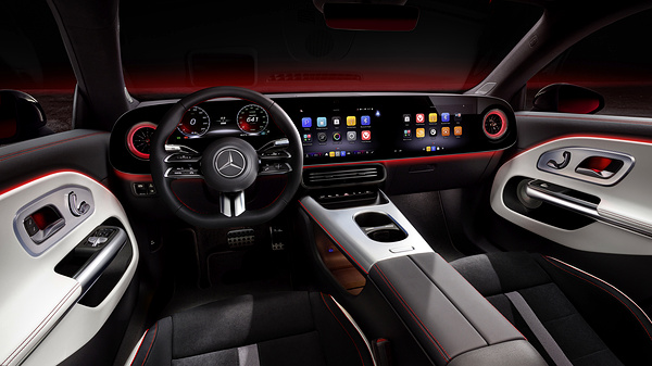 Mercedes CLA 250+ screens view