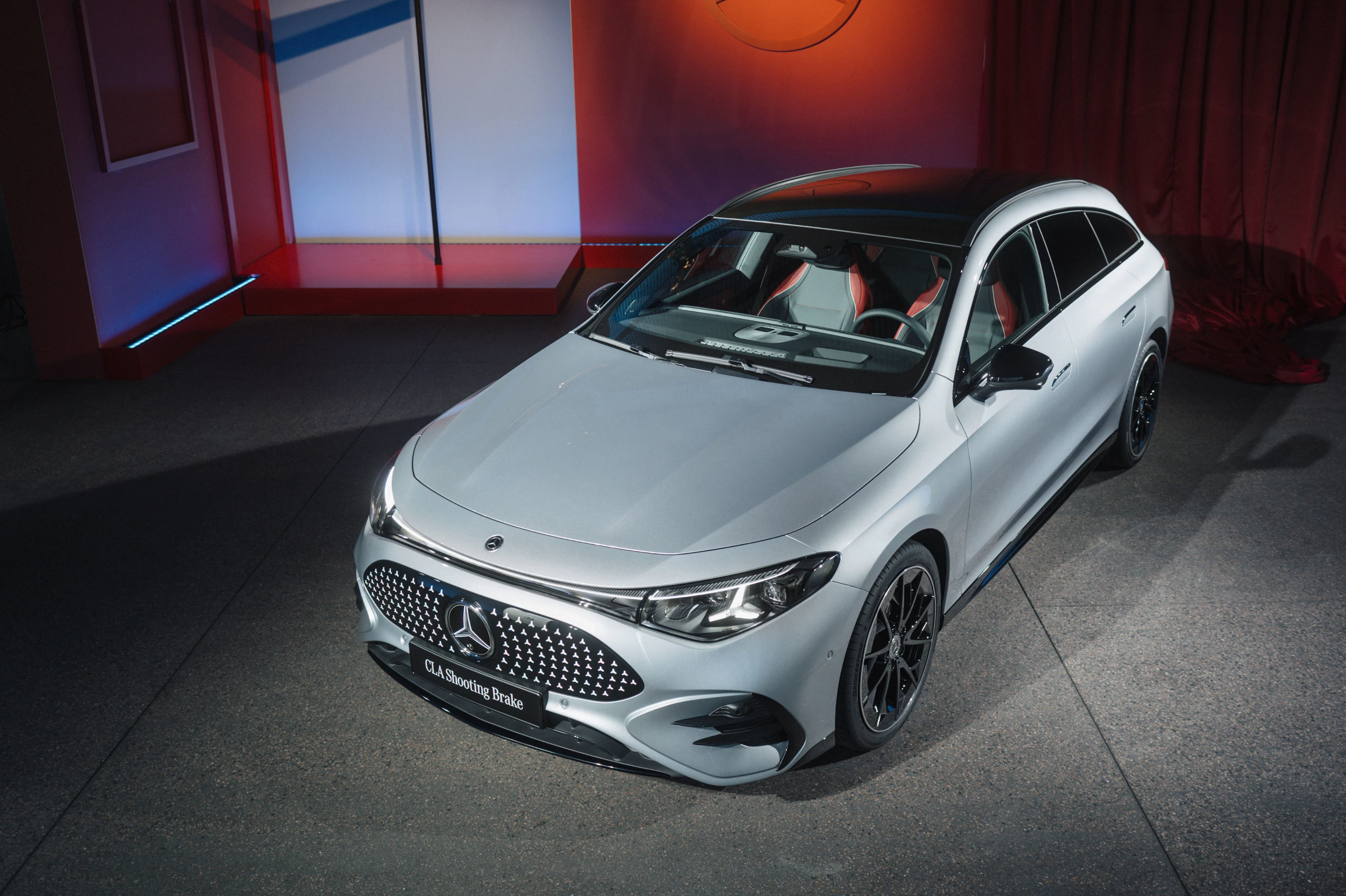 Mercedes CLA 350 4MATIC Shooting Brake exterior view