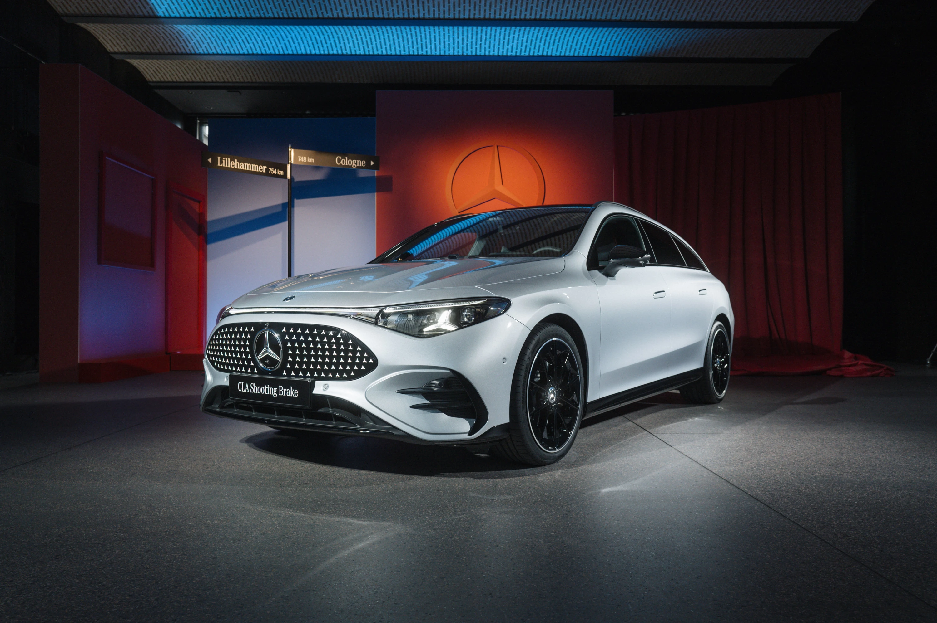 Mercedes CLA 350 4MATIC Shooting Brake exterior view