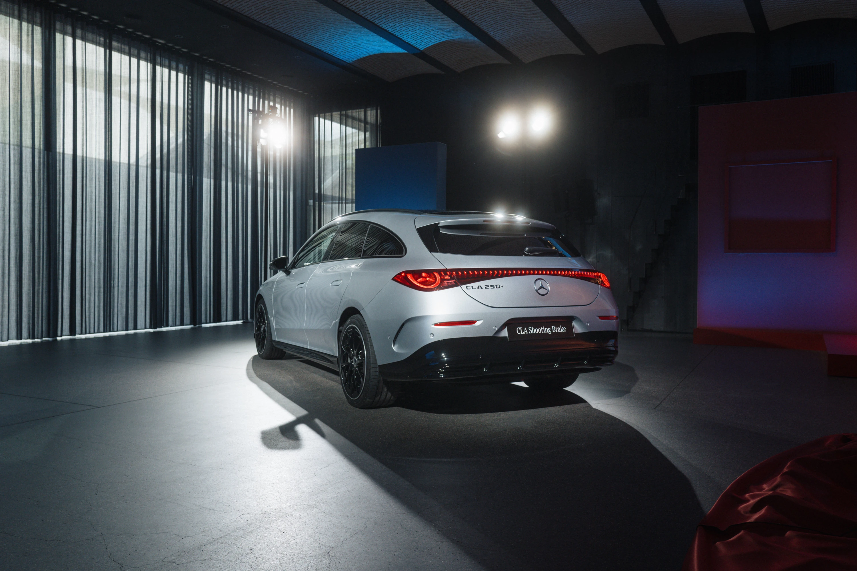 Mercedes CLA 350 4MATIC Shooting Brake exterior view