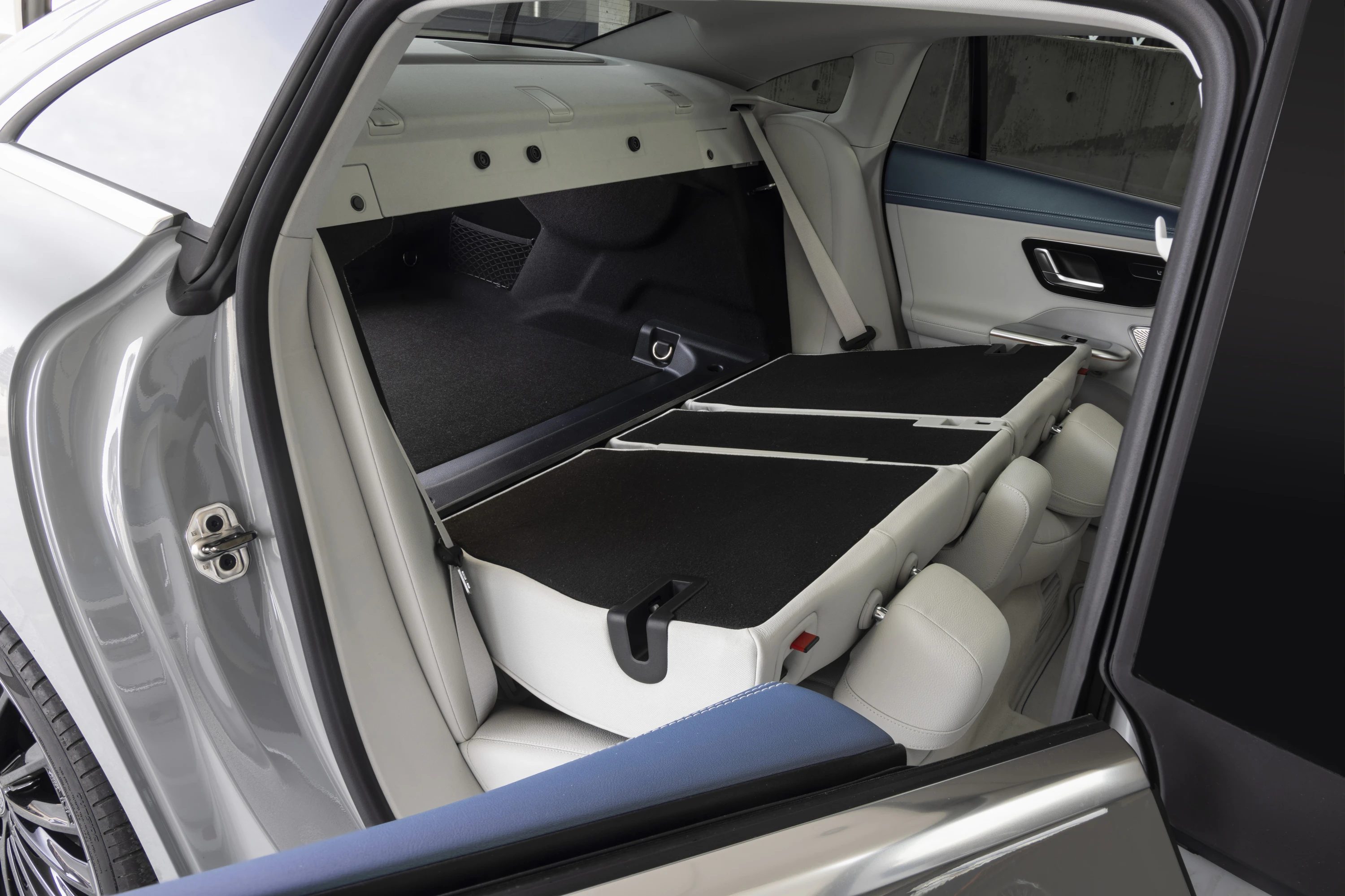 Mercedes-EQ EQE 350 4MATIC secondrowseats view