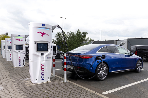Mercedes-EQ EQE 350+ charging view