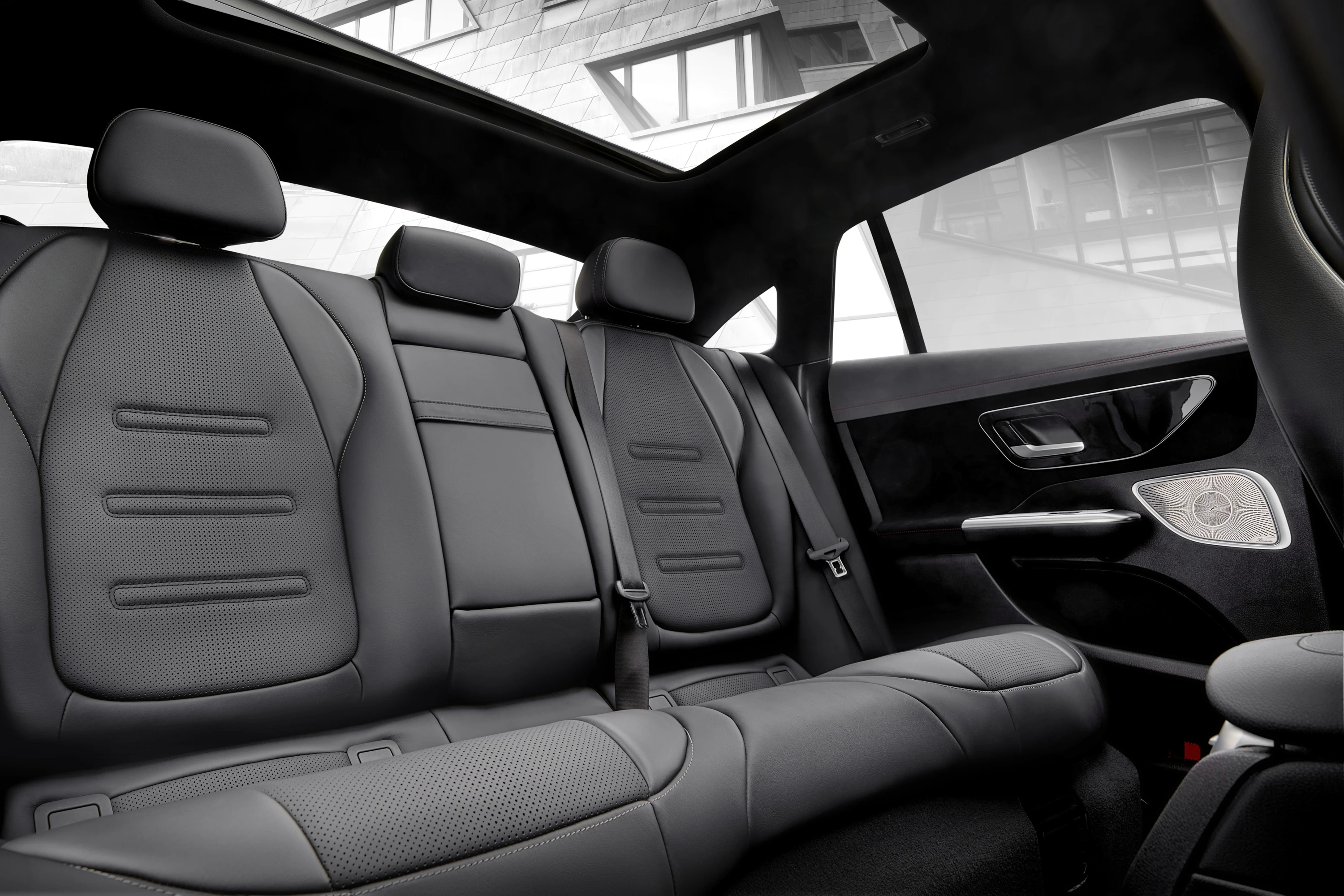 Mercedes-AMG EQE 43 4MATIC rearseats view