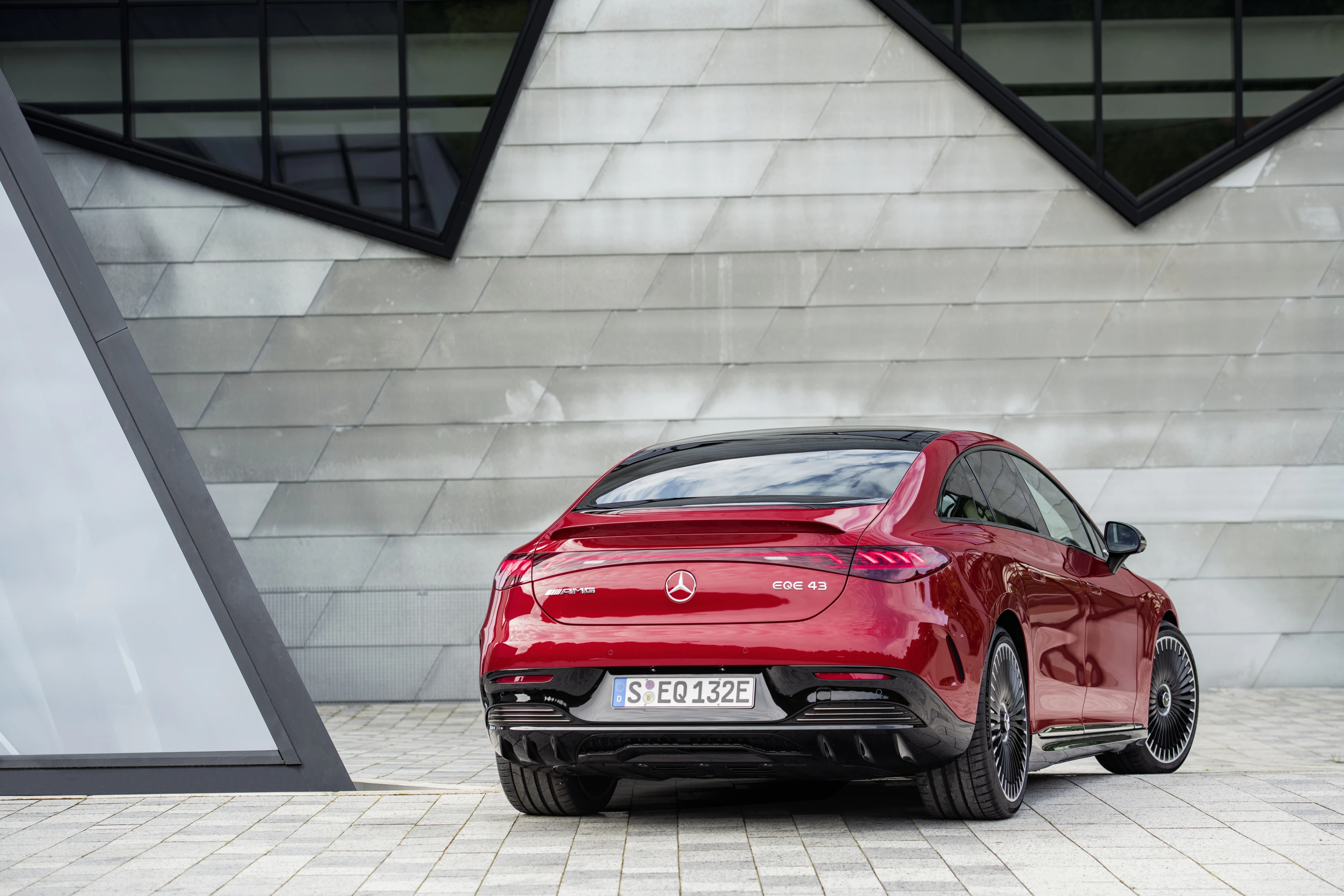 Mercedes-AMG EQE 43 4MATIC exterior view