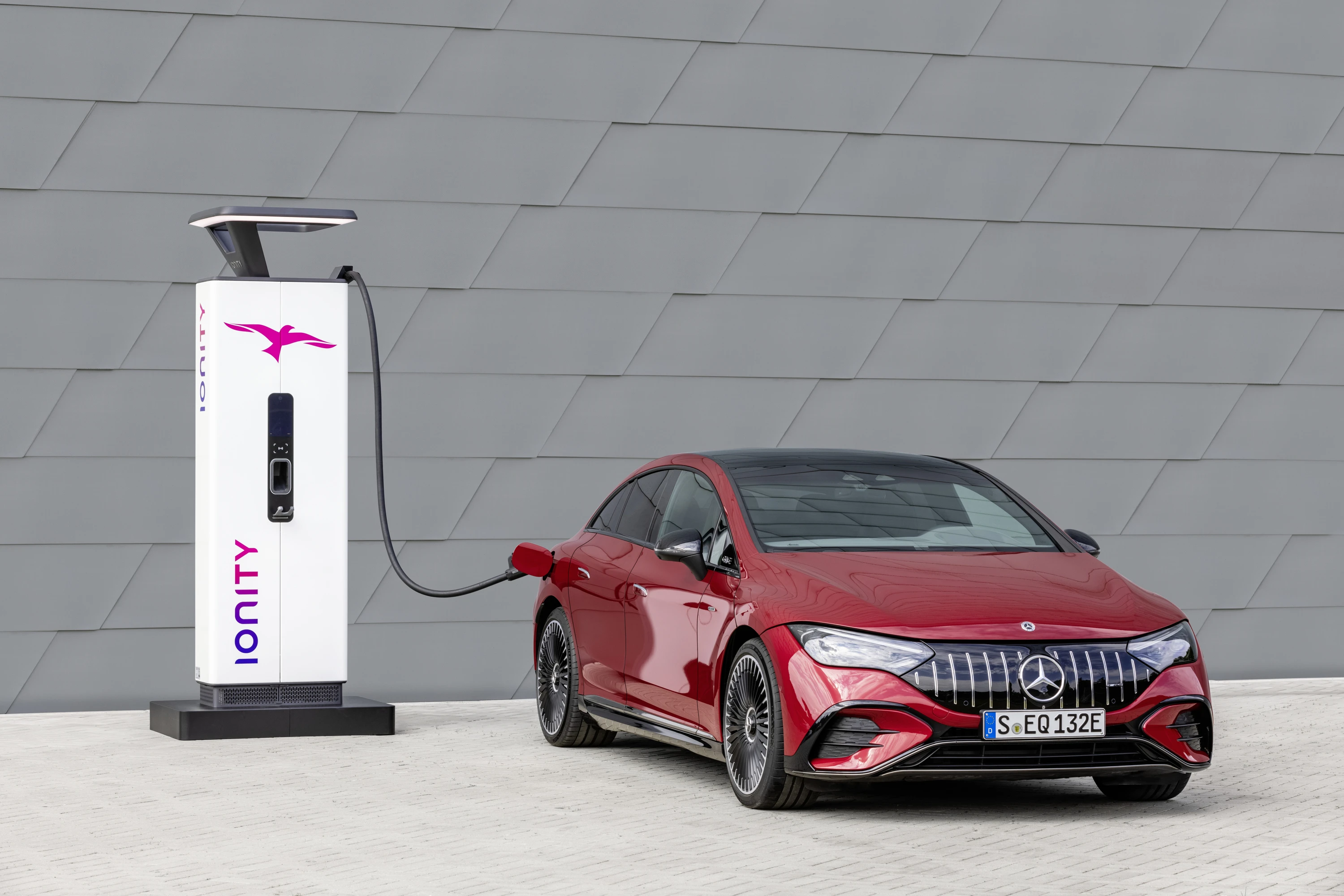 Mercedes-AMG EQE 43 4MATIC charging view