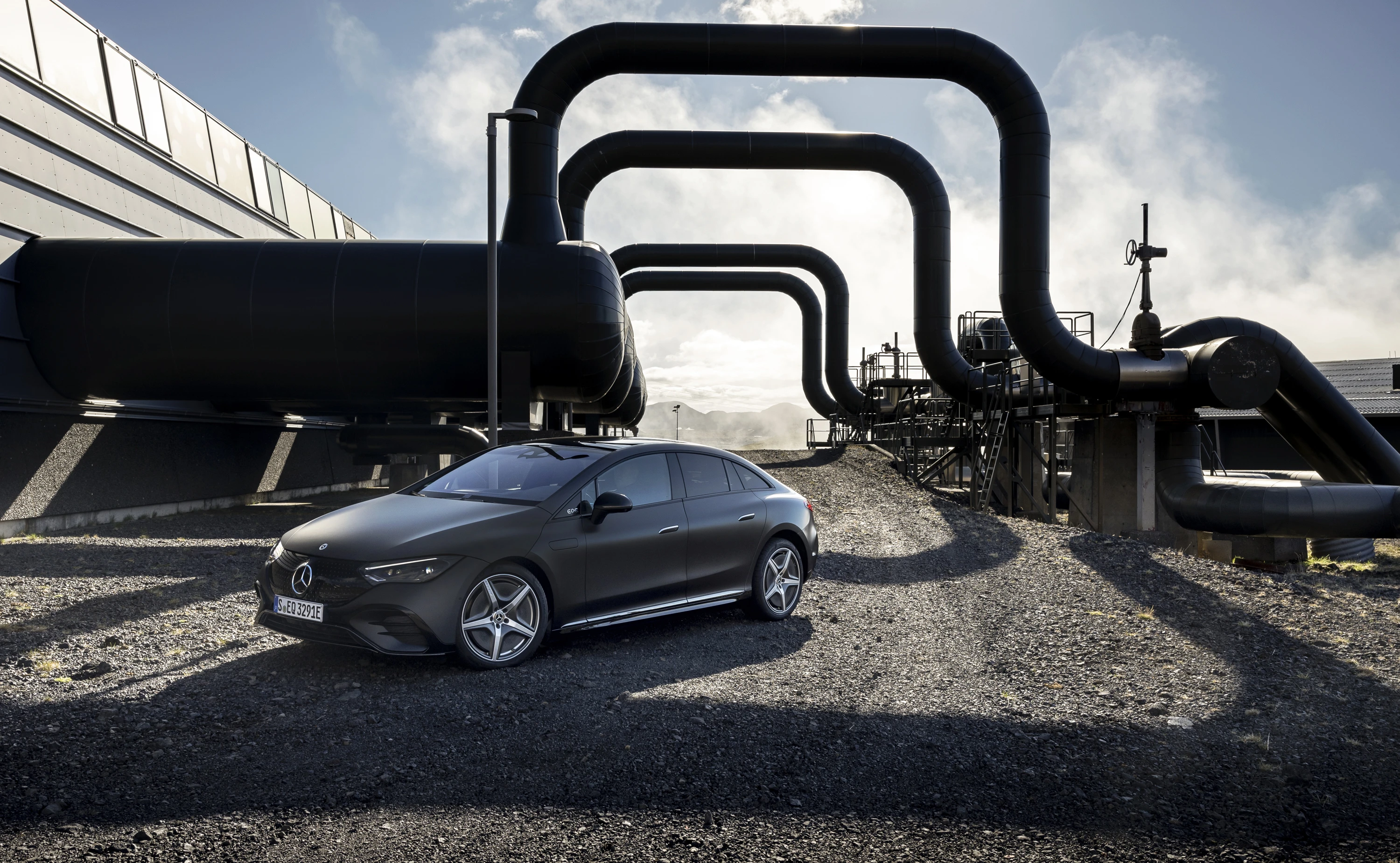 Mercedes-EQ EQE 500 4MATIC exterior view