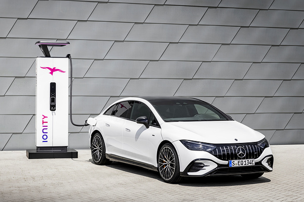 Mercedes-AMG EQE 53 4MATIC+ charging view