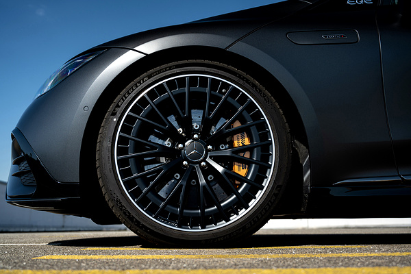Mercedes-AMG EQE 53 4MATIC+ wheels view