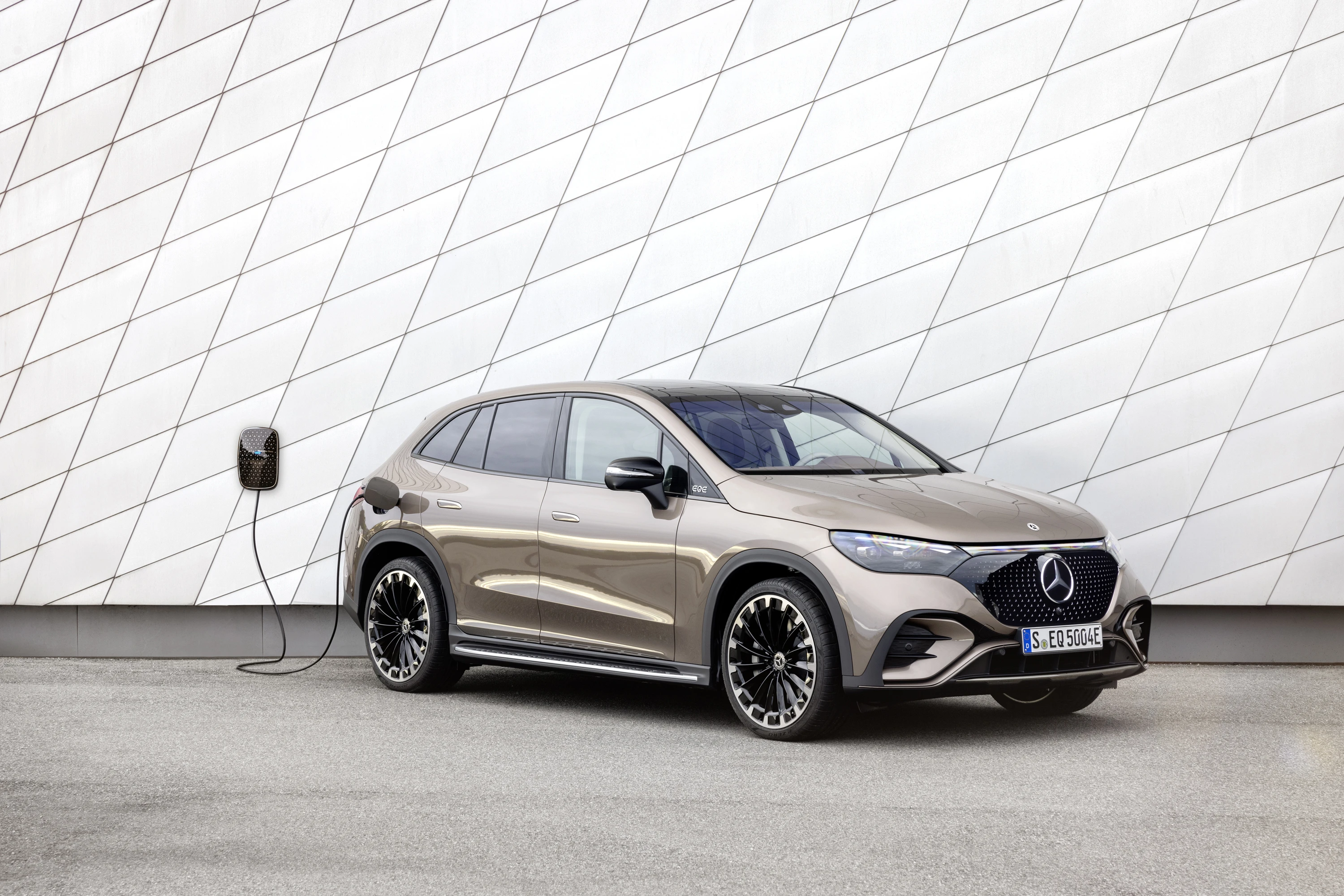 Mercedes-EQ EQE 350+ SUV charging view