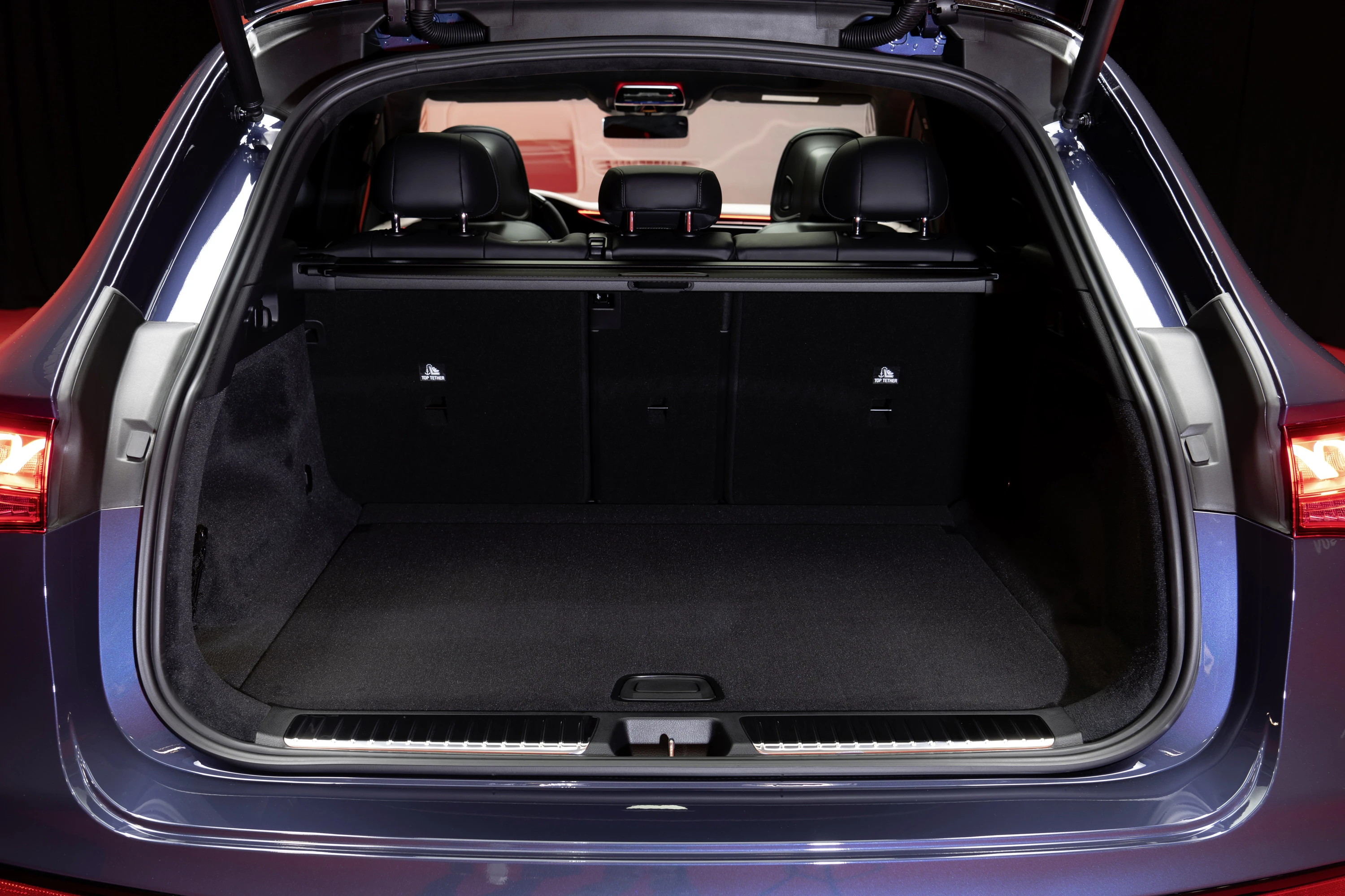 Mercedes-AMG EQE 53 4MATIC+ SUV trunk view