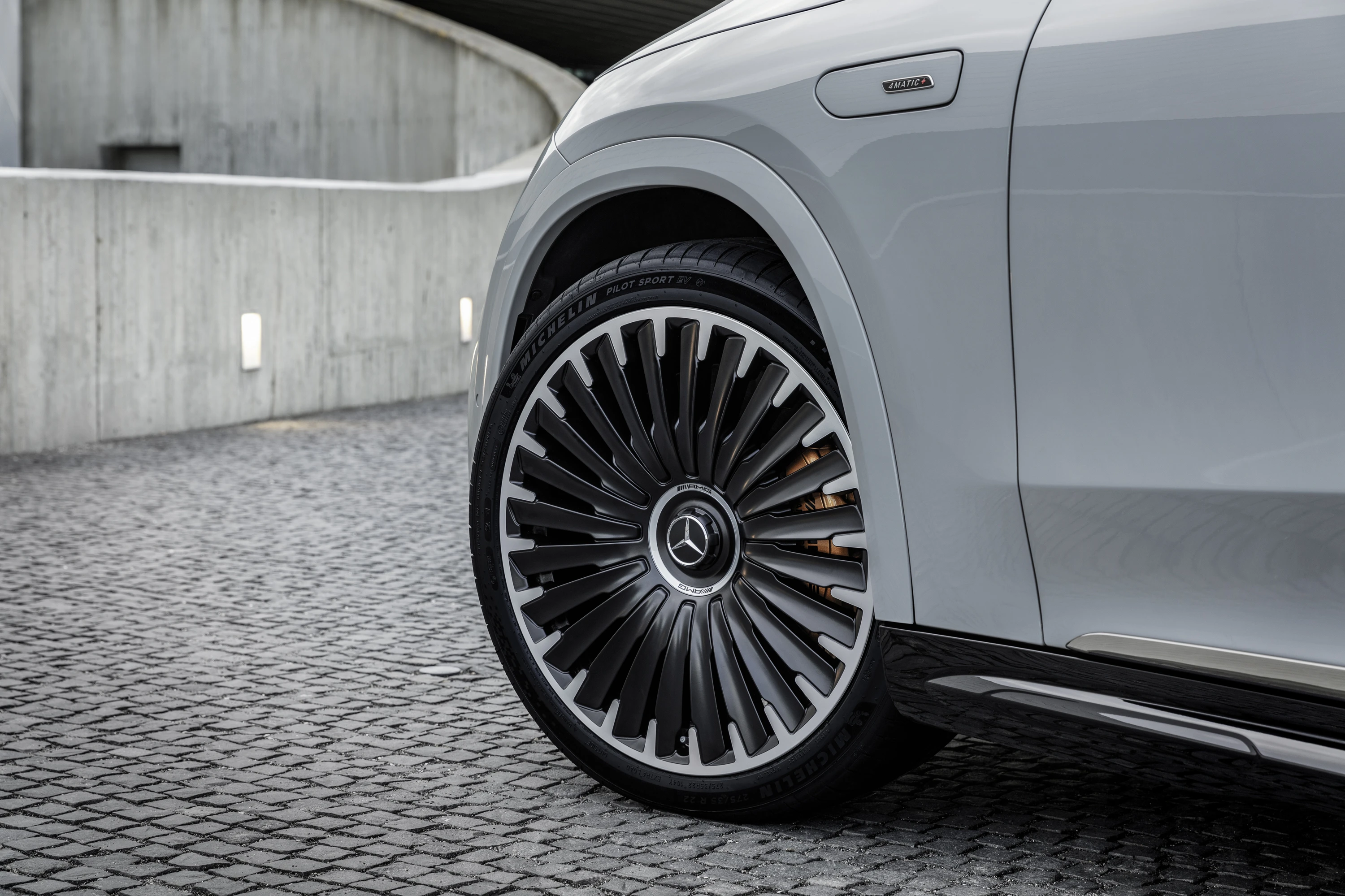 Mercedes-AMG EQE 53 4MATIC+ SUV wheels view
