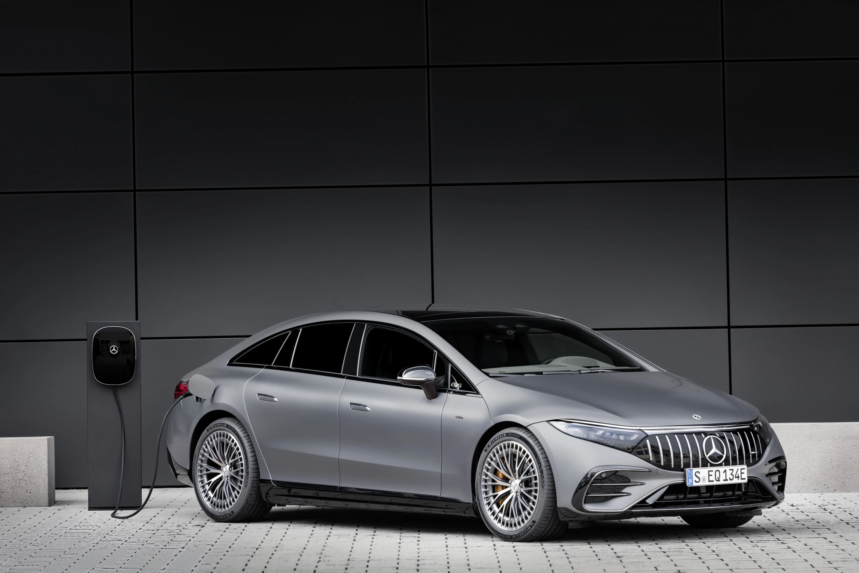 Mercedes-AMG EQS 53 4MATIC+ charging view