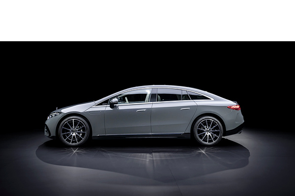 Mercedes-EQ EQS 580 4MATIC exterior view