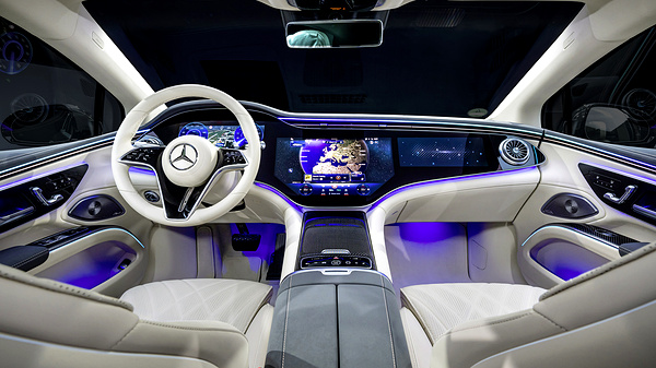 Mercedes-EQ EQS 580 4MATIC interior view