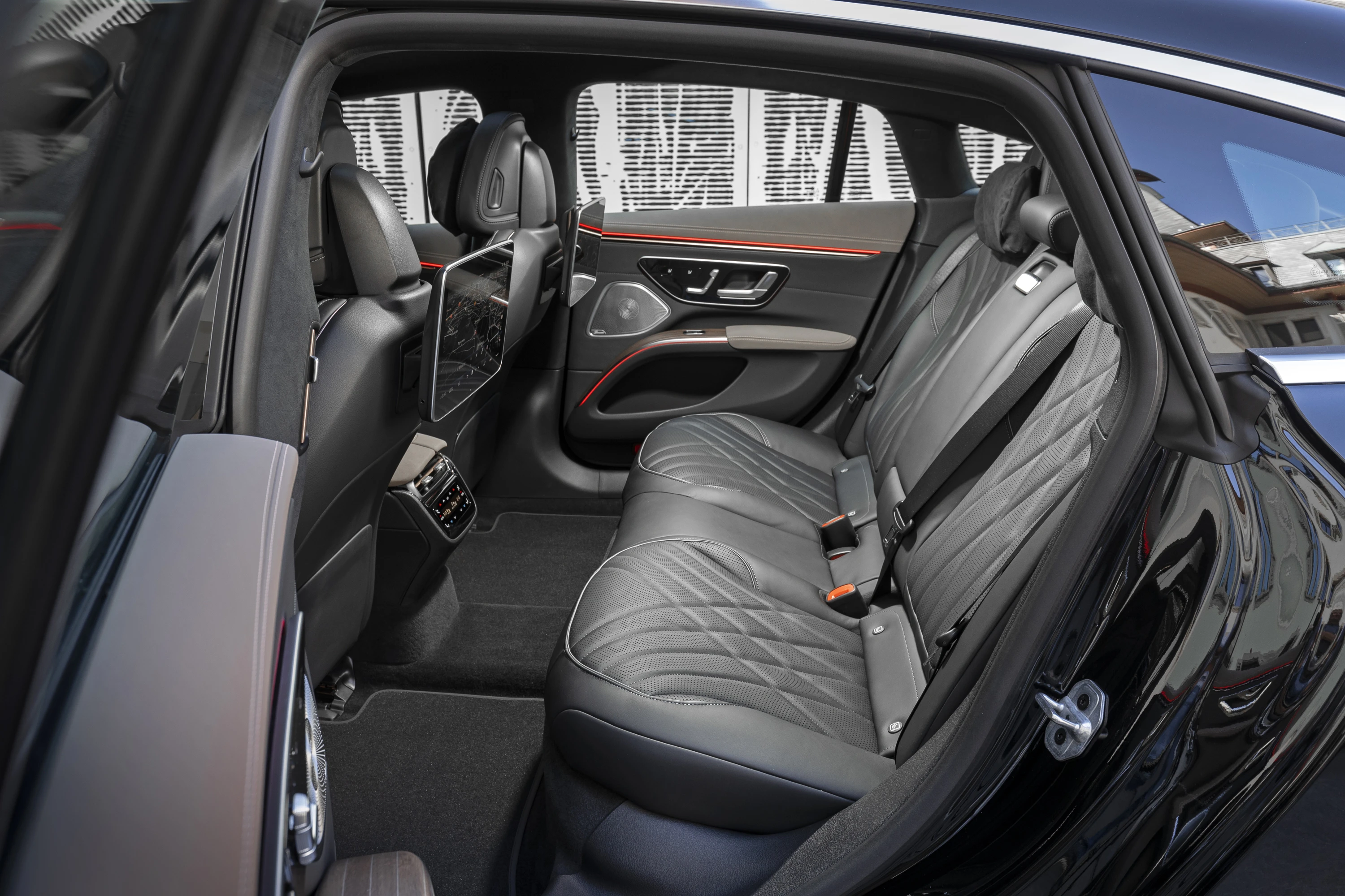 Mercedes-EQ EQS 580 4MATIC secondrowseats view
