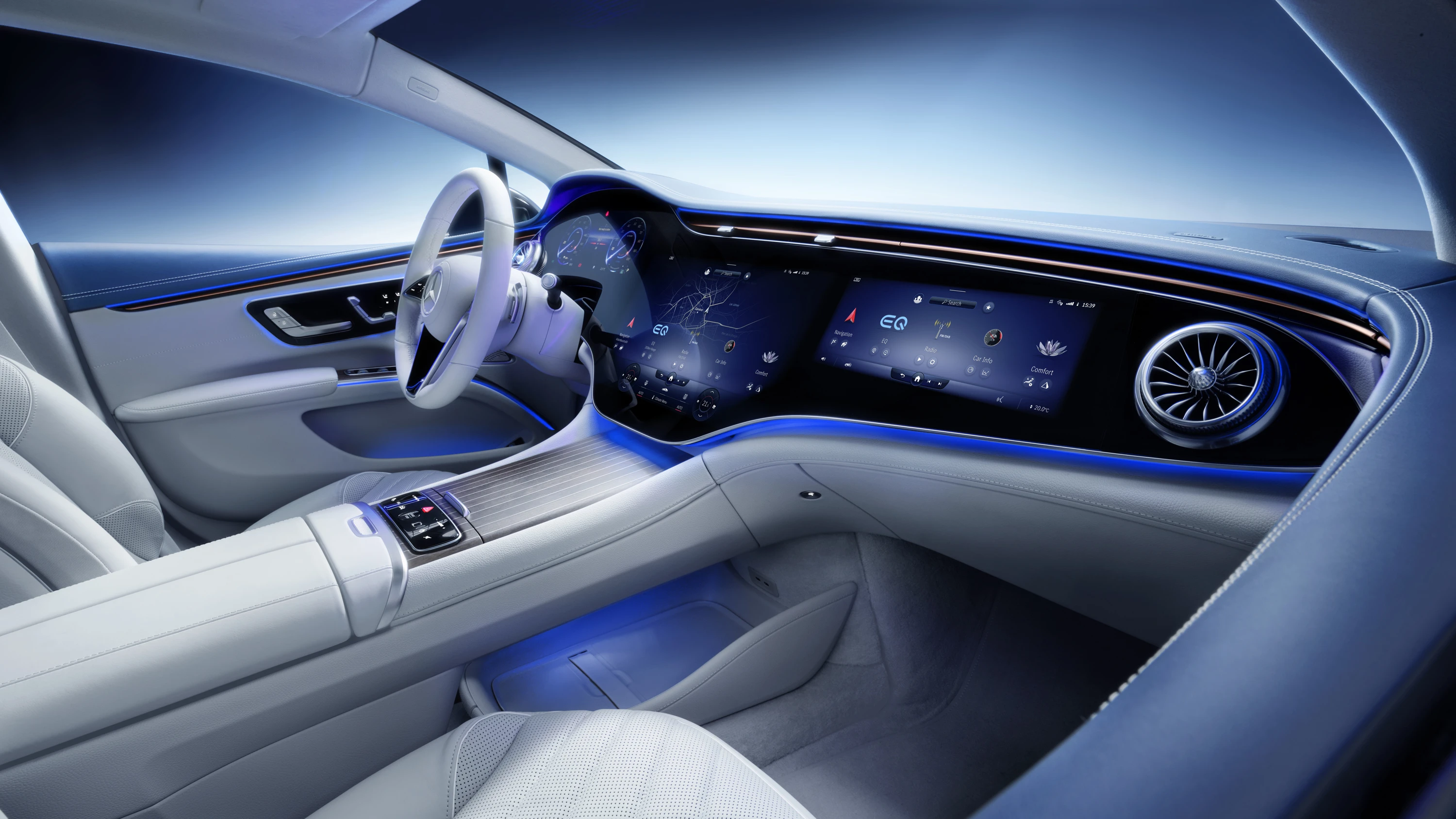 Mercedes-EQ EQS 580 4MATIC screens view
