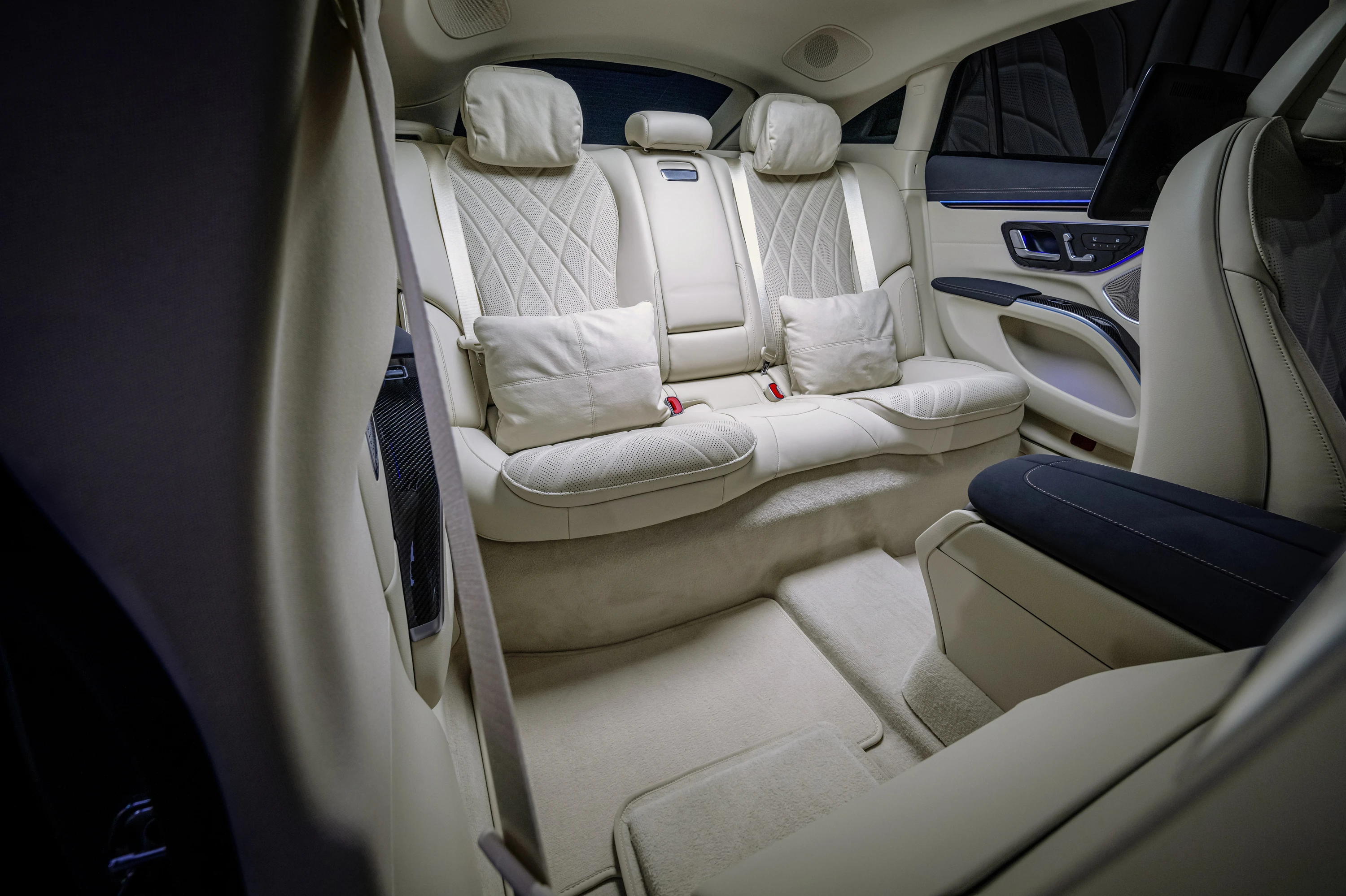 Mercedes-EQ EQS 580 4MATIC secondrowseats view