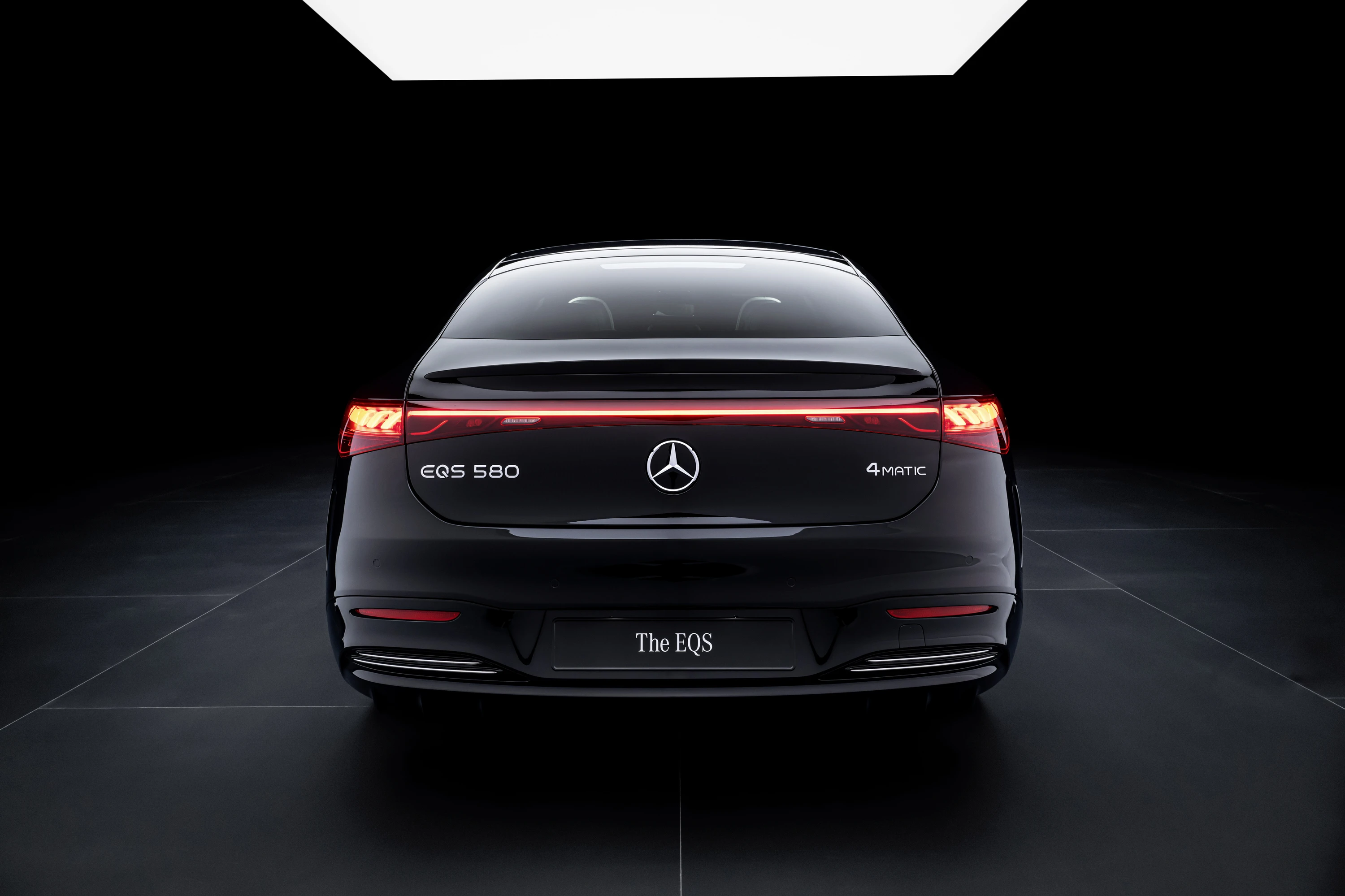 Mercedes-EQ EQS 580 4MATIC rearlights view