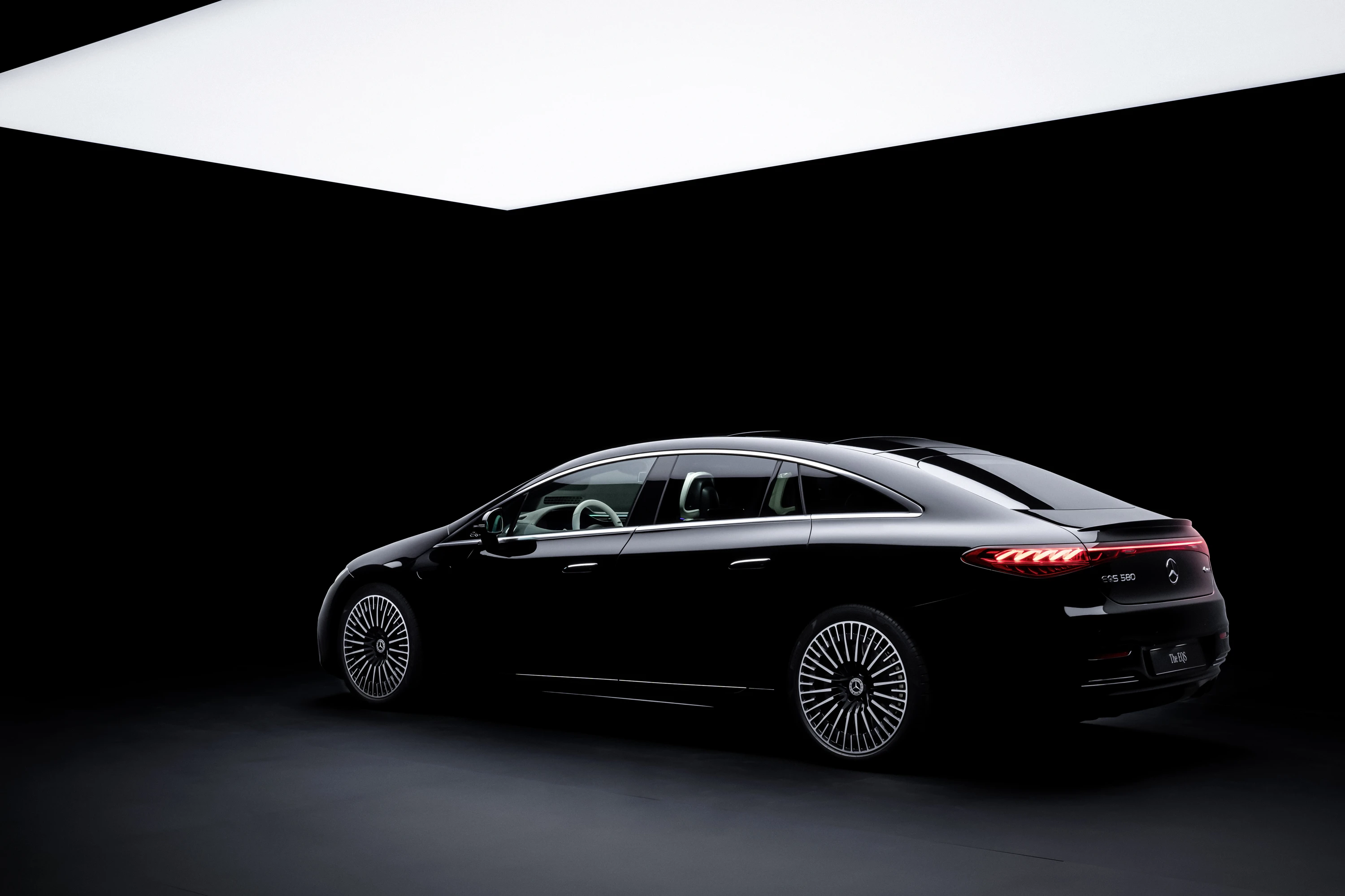 Mercedes-EQ EQS 580 4MATIC exterior view