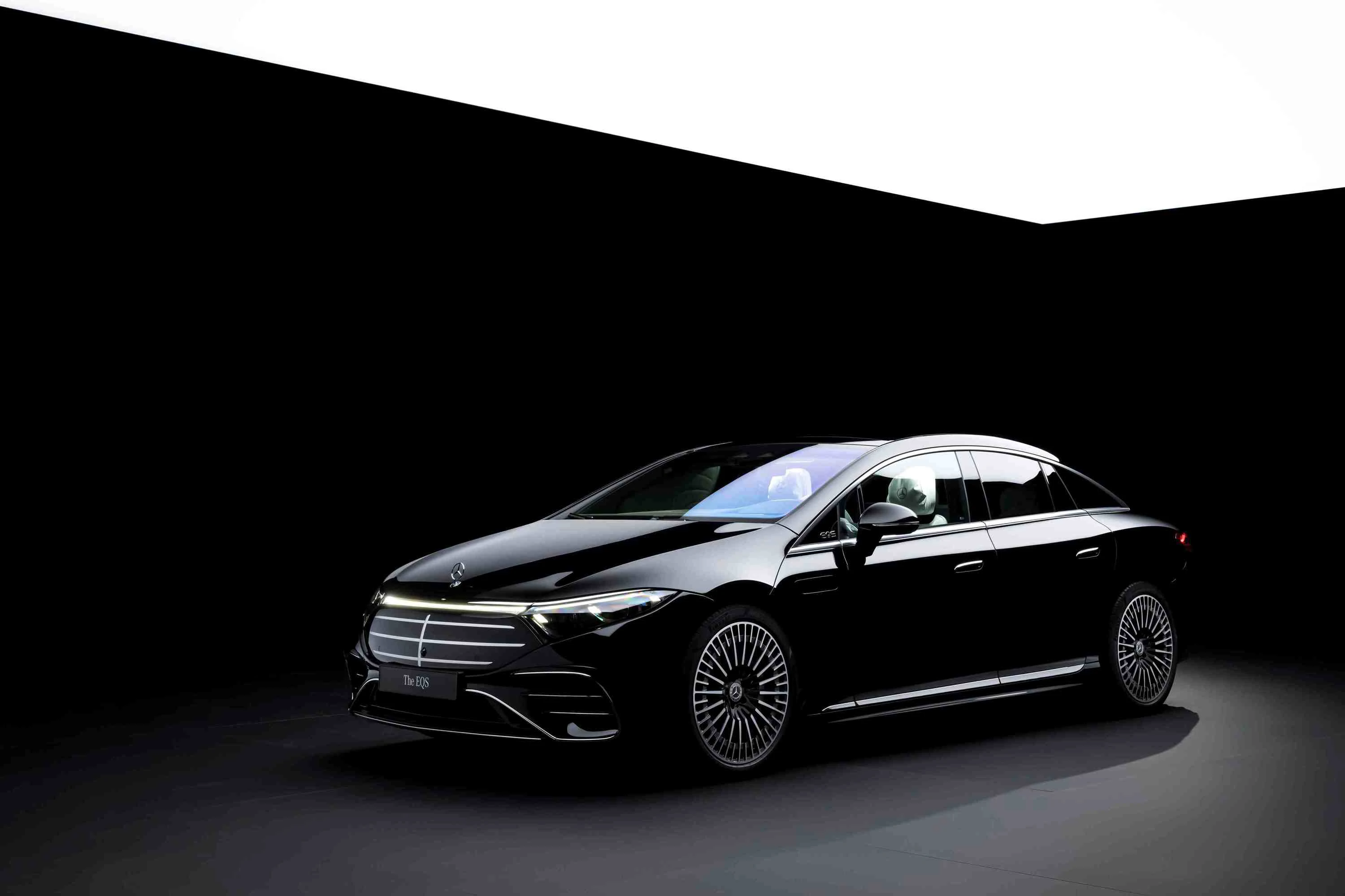 Mercedes-EQ EQS 580 4MATIC exterior view