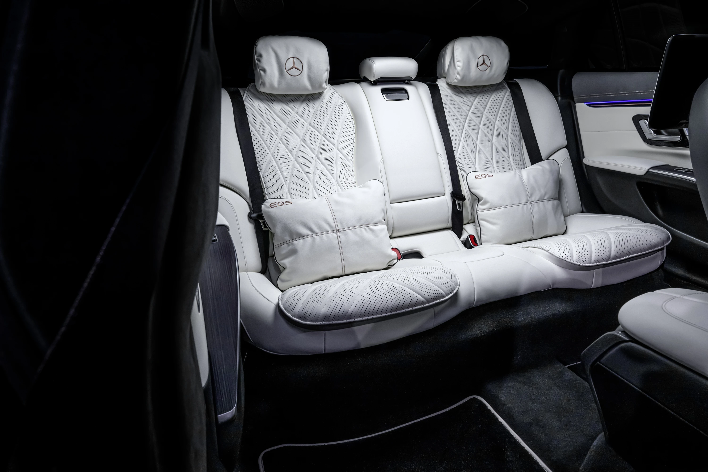 Mercedes-EQ EQS 580 4MATIC secondrowseats view