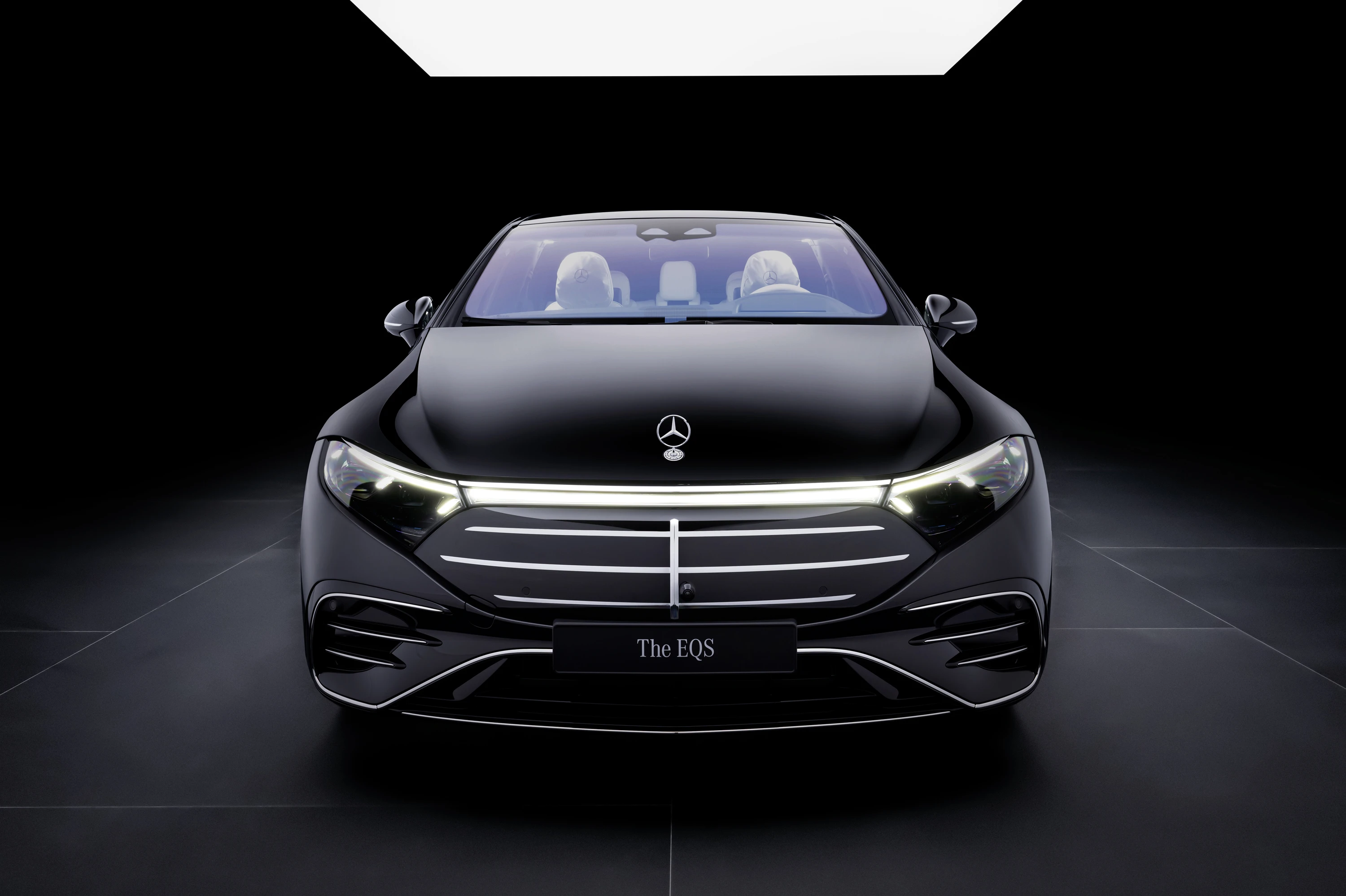 Mercedes-EQ EQS 580 4MATIC headlights view