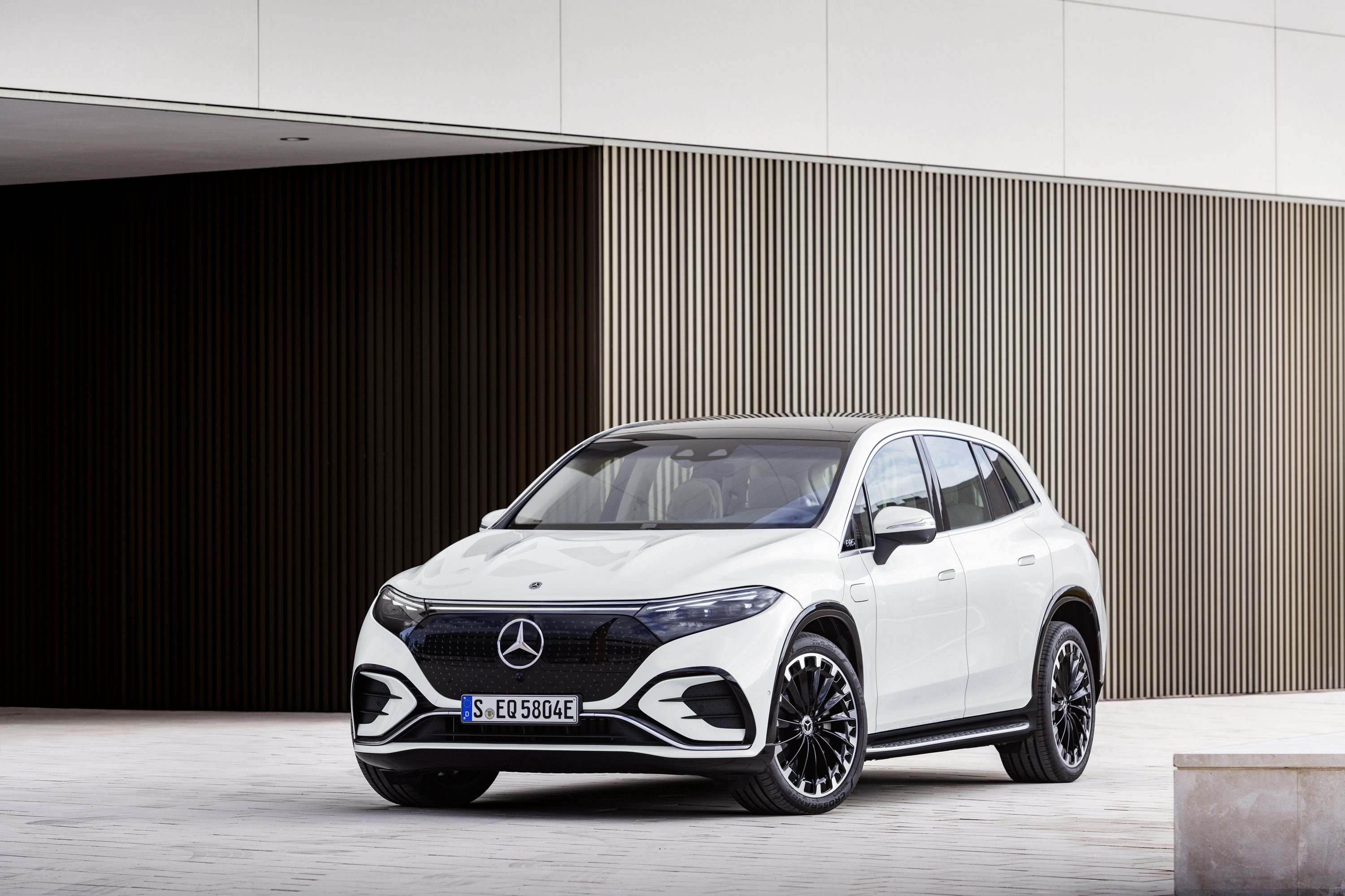 Mercedes-EQ EQS 450+ SUV electric vehicle exterior