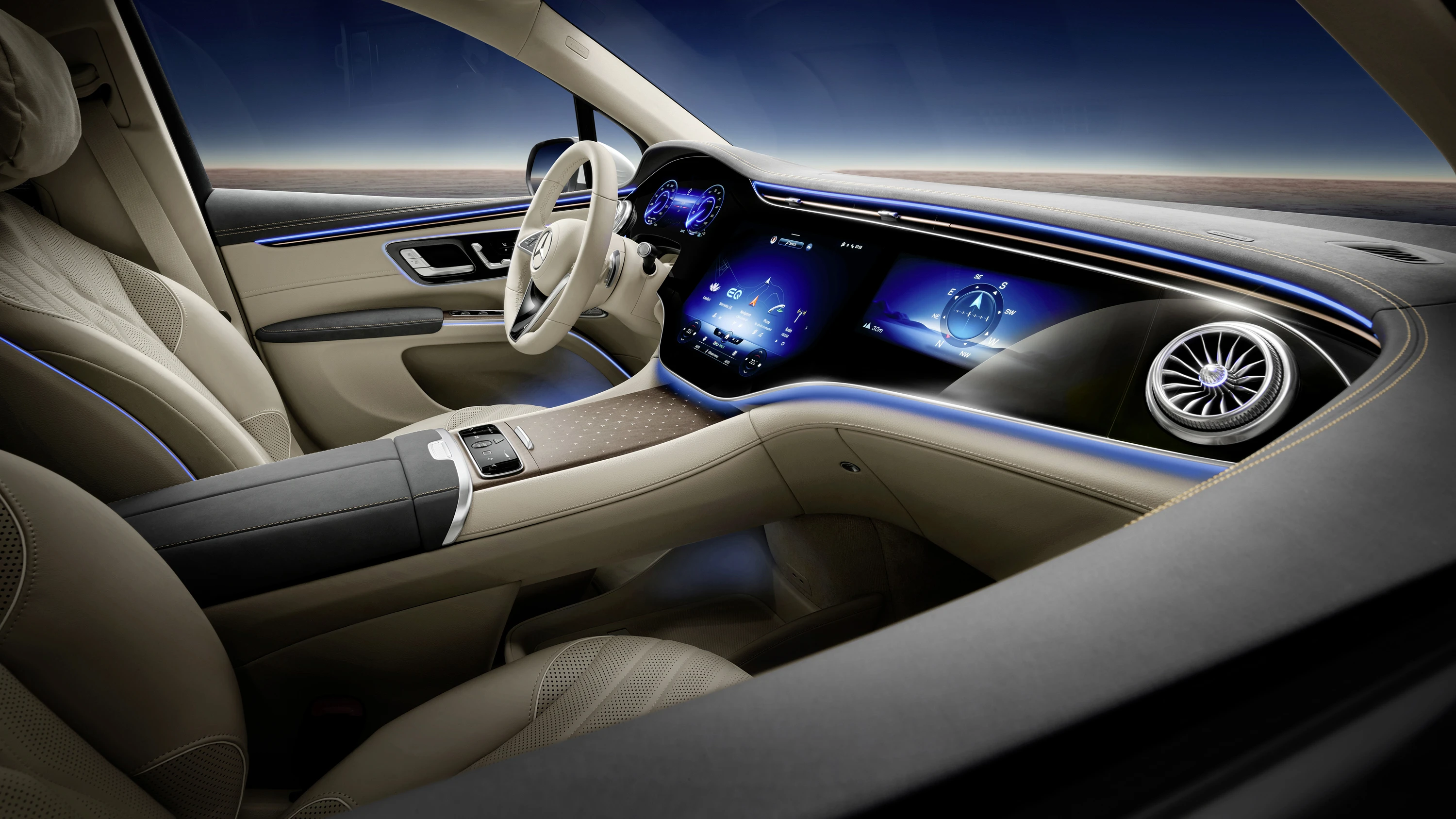 Mercedes-EQ EQS 580 4MATIC SUV screens view