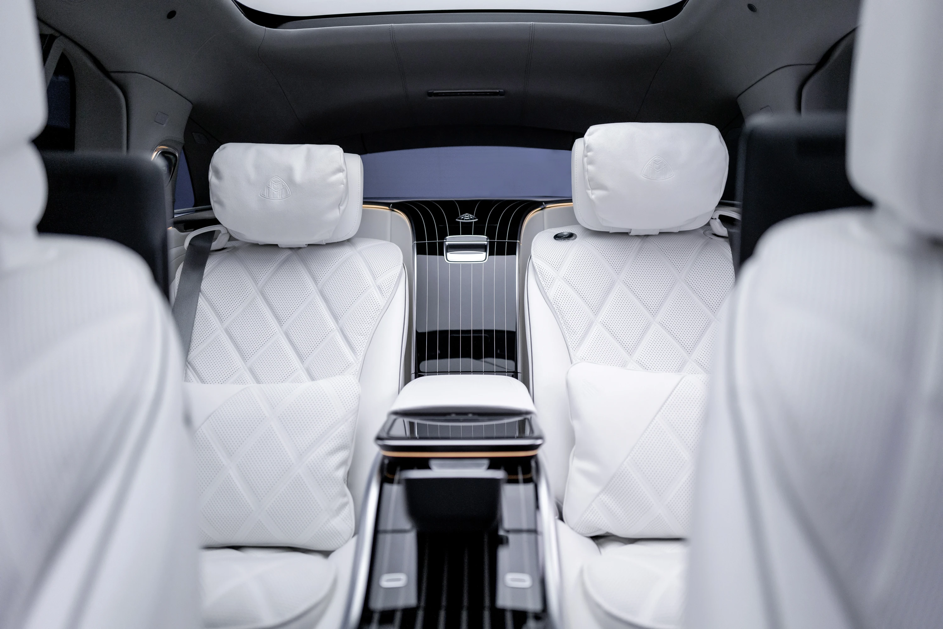 Mercedes-Maybach EQS 680 SUV secondrowseats view
