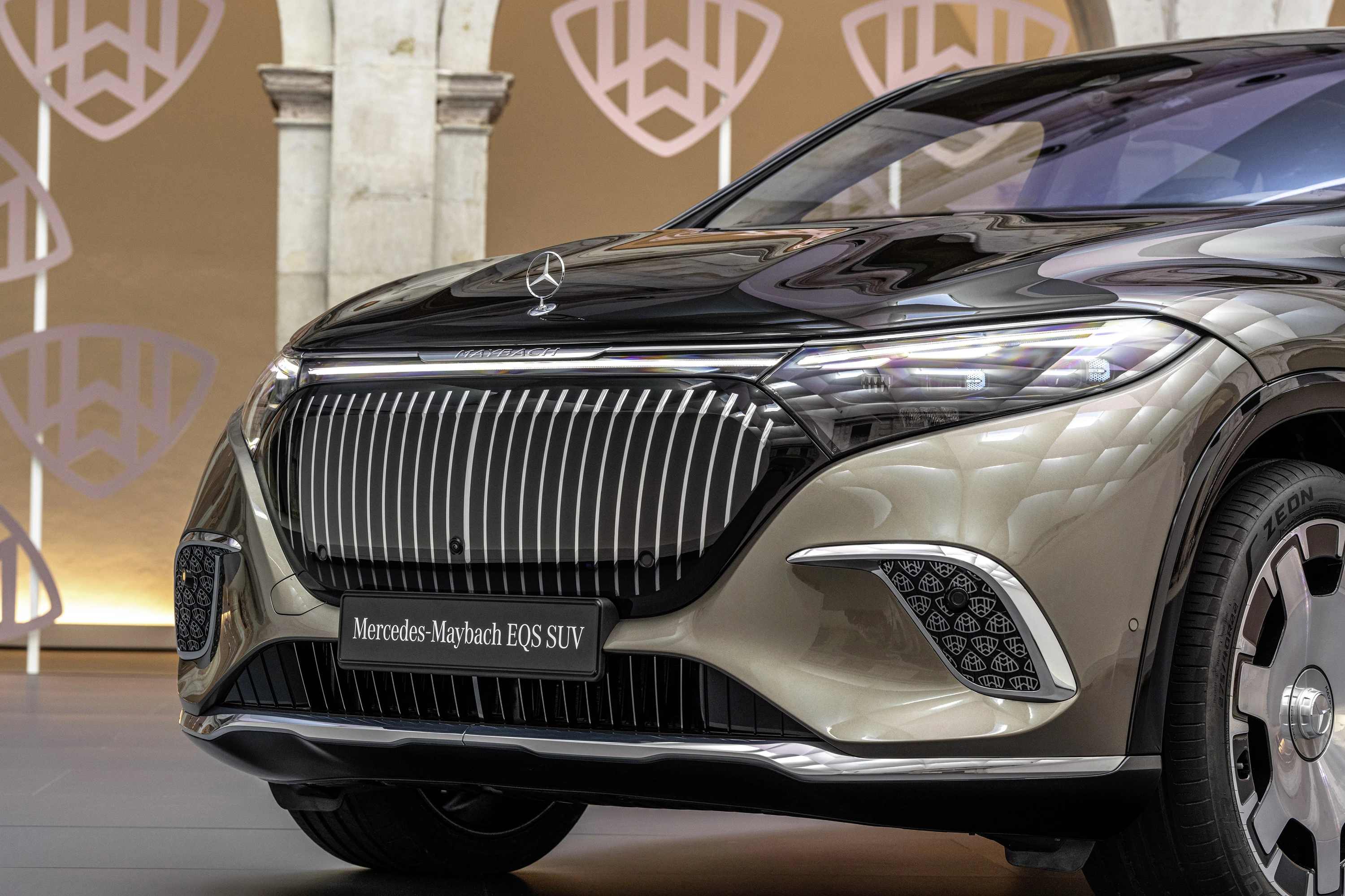 Mercedes-Maybach EQS 680 SUV headlights view