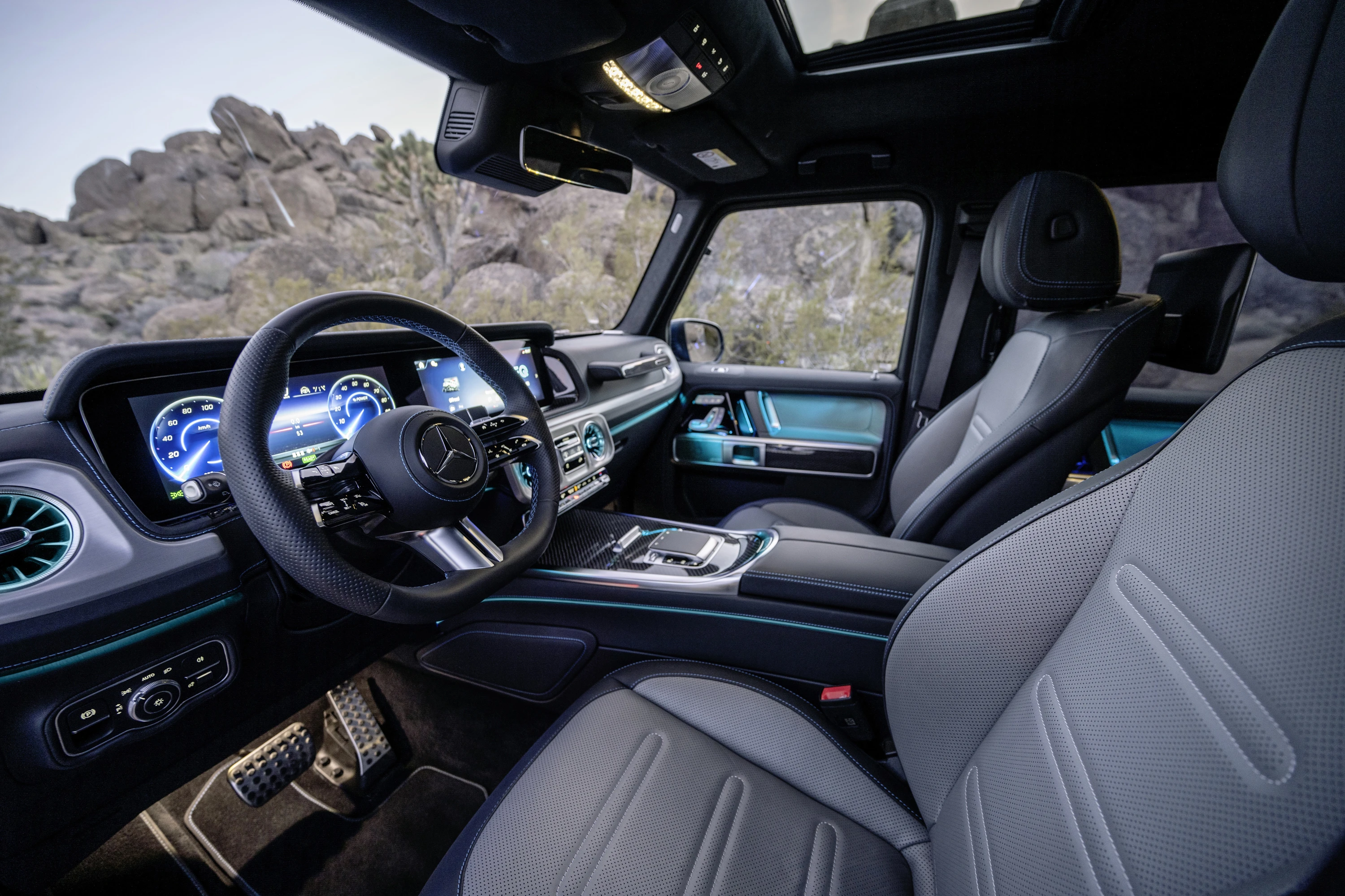 Mercedes-EQ G 580 EQ frontseats view