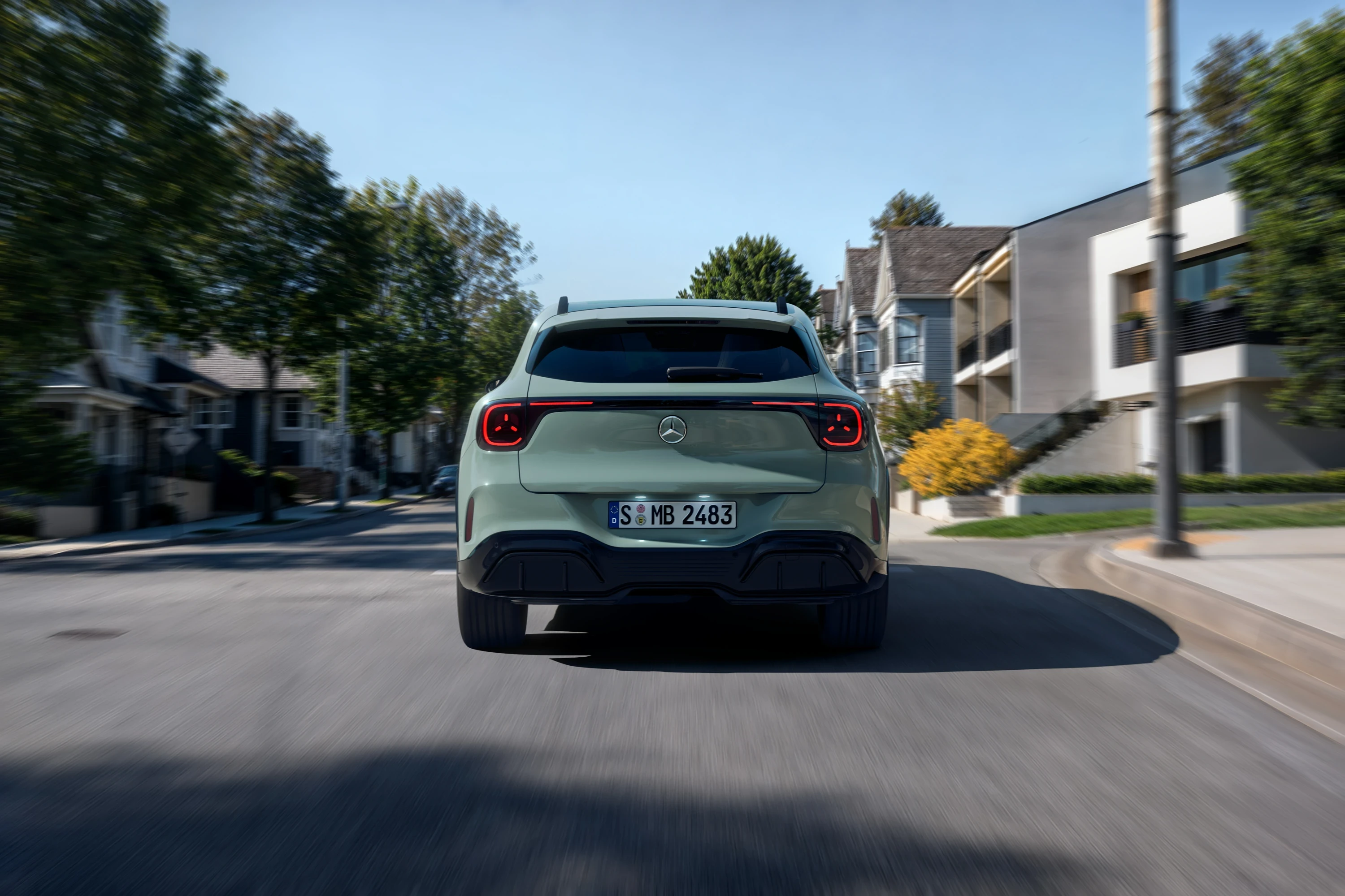 Mercedes GLA 350 4MATIC exterior view