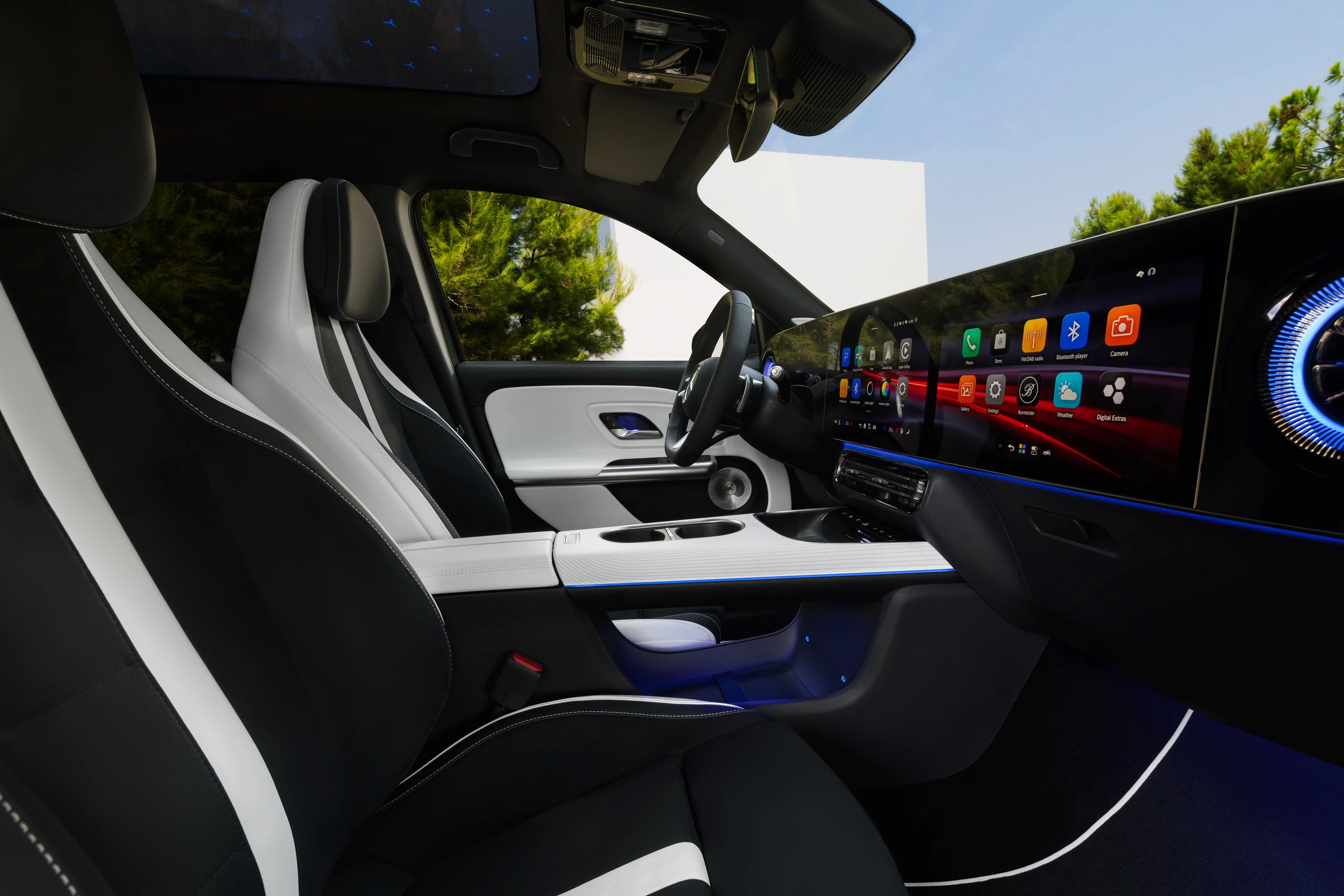 Mercedes GLB 250+ frontseats view