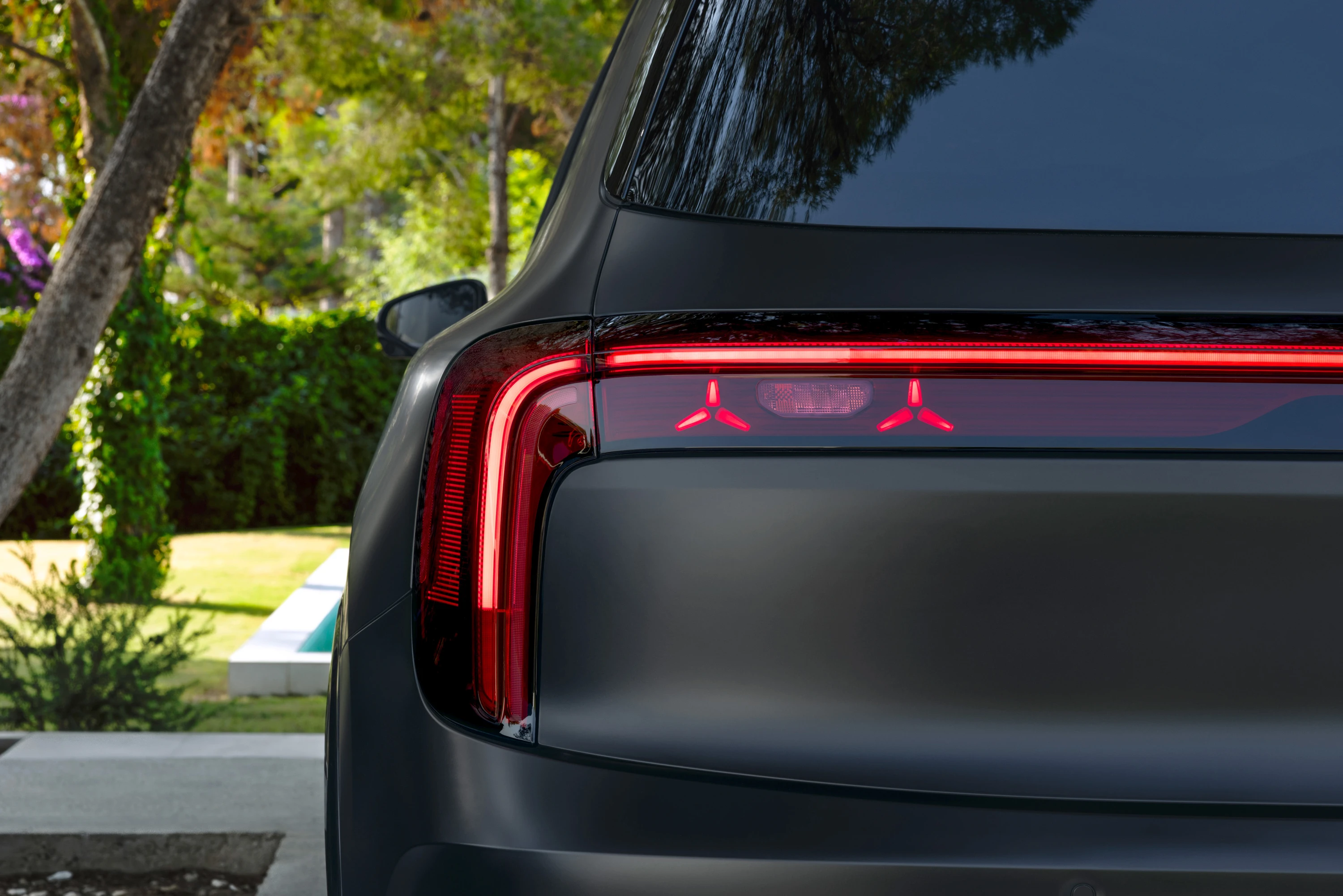 Mercedes GLB 250+ taillights view