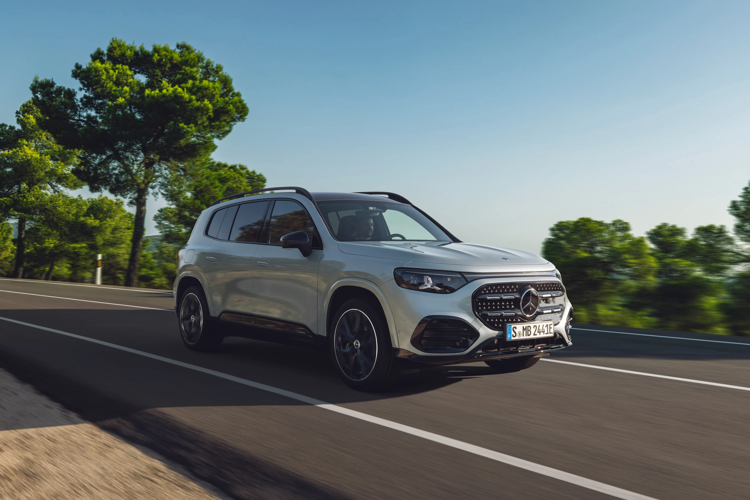 Mercedes GLB 250+ exterior view